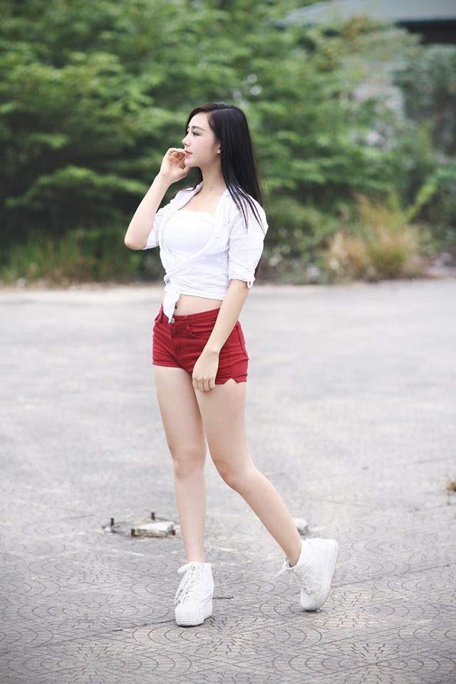 朋友媽媽暴露誘惑
