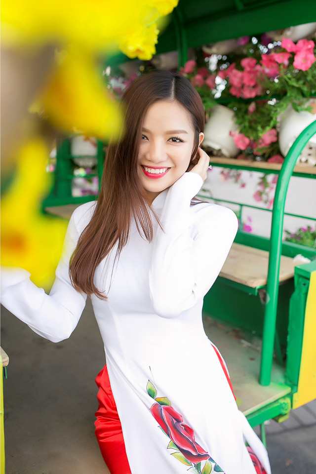 51精品國產(chǎn)黑色絲襪高跟鞋