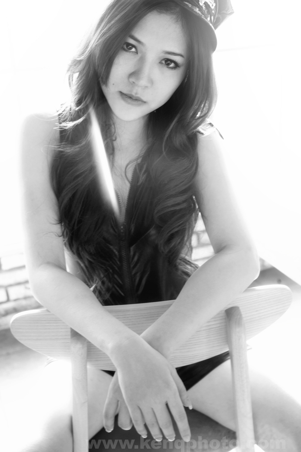 一個接一個美女撒尿